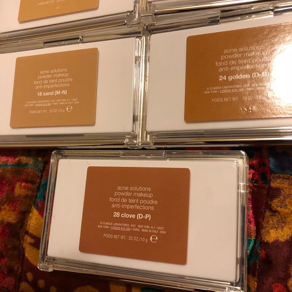 Clinique Acne Solutions Powder Makeup - Picture 6 of 7